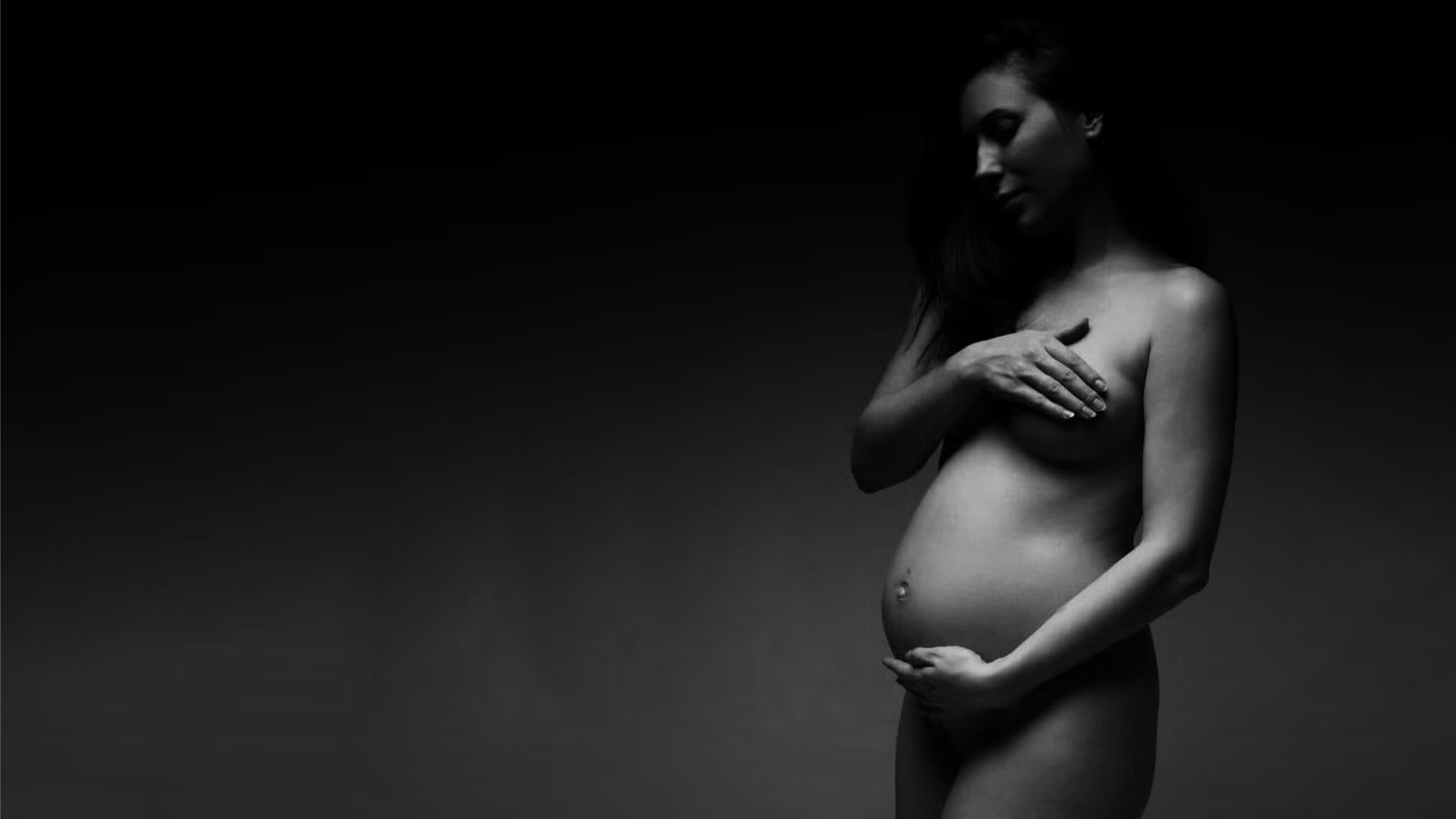 Bodyscapes: Lee with a tummy